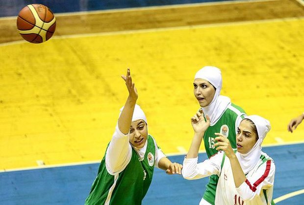 دستور وزیر ورزش برای فعالیت بانوان بسکتبال در سالن اختصاصی