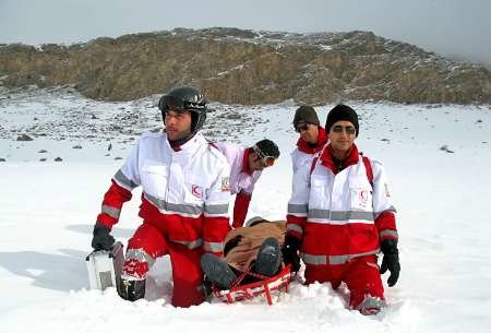 نجات گردشگران گرفتار در برف و کولاک