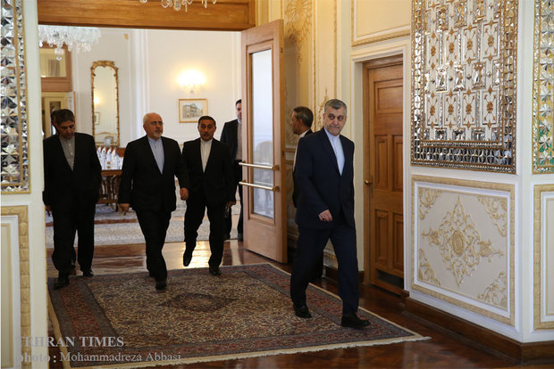 Zarif meets Lithuanian counterpart