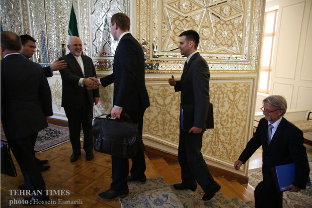 Iran, Ukraine FMs meet in Tehran
