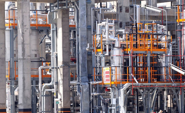 Rouhani officially inaugurates Mahabad Petrochemical Complex