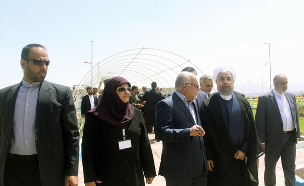 Rouhani officially inaugurates Mahabad Petrochemical Complex