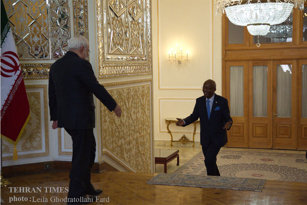 Zarif meets Burundi counterpart