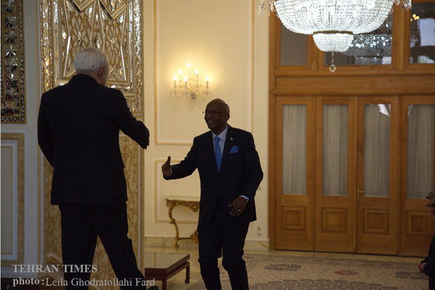 Zarif meets Burundi counterpart