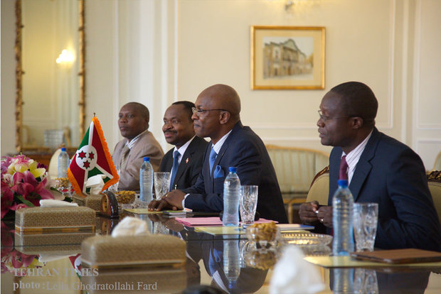 Zarif meets Burundi counterpart