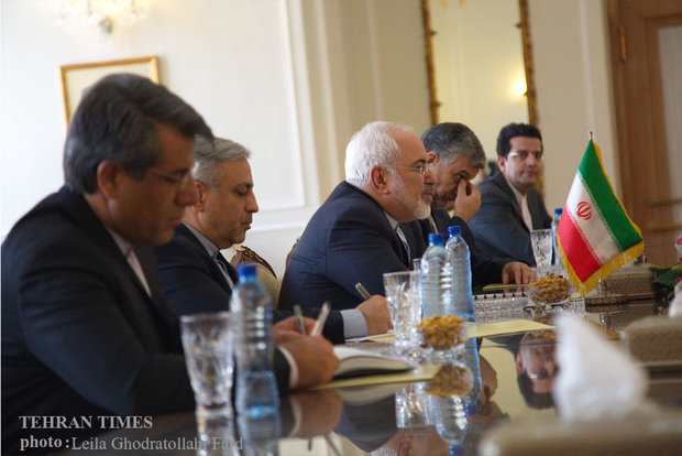 Zarif meets Burundi counterpart