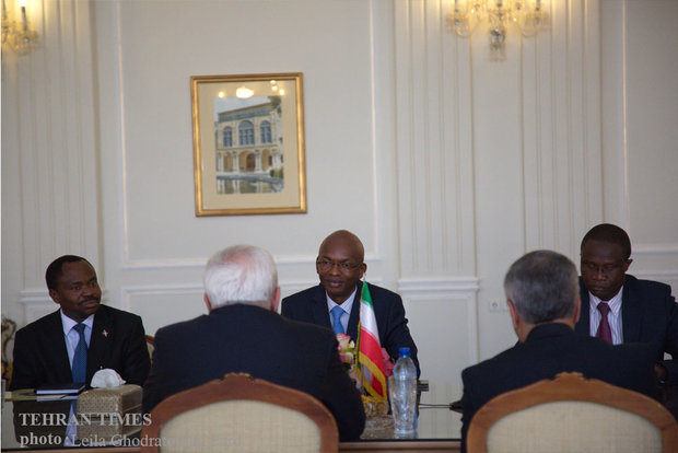 Zarif meets Burundi counterpart