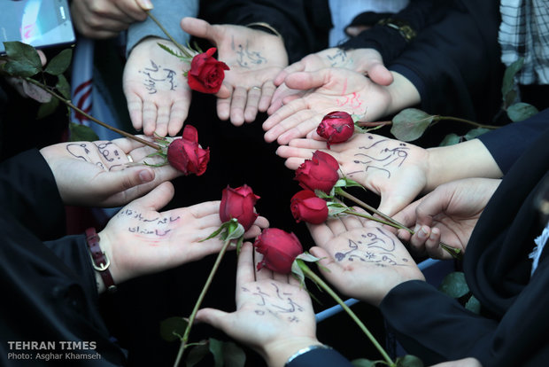 Students in Tehran mark U.S. embassy takeover