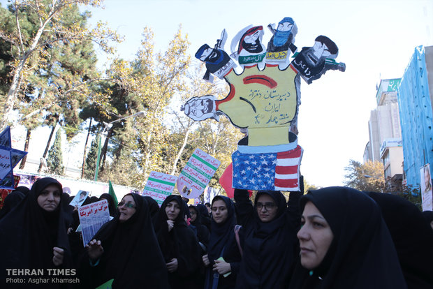Students in Tehran mark U.S. embassy takeover