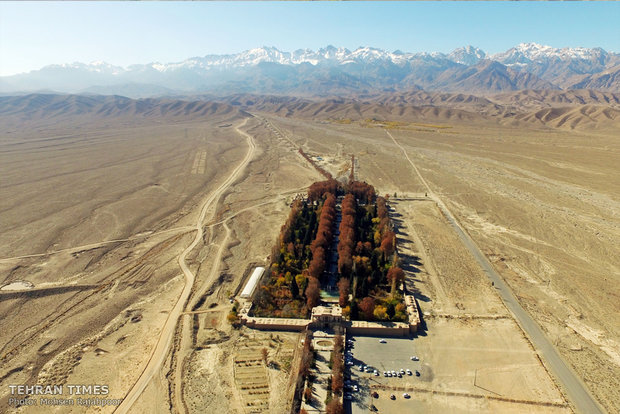 Historical Shazdeh Garden, full of fall colors