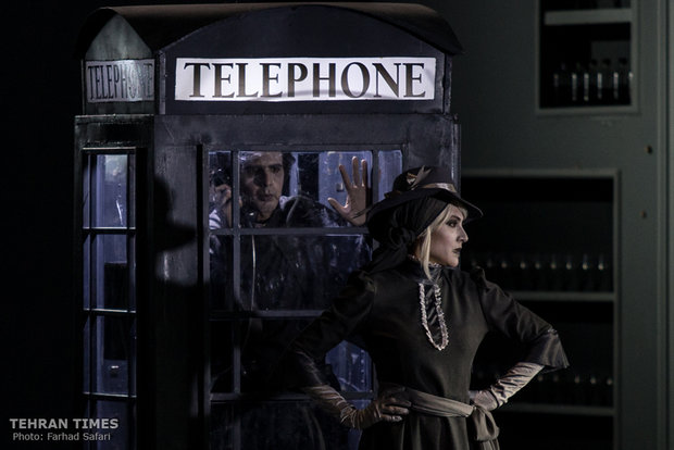 Iranian troupe performs “Mississippi Dies Seated”