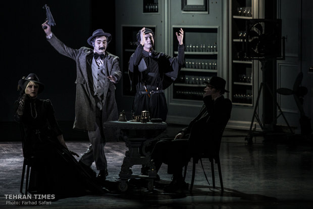 Iranian troupe performs “Mississippi Dies Seated”