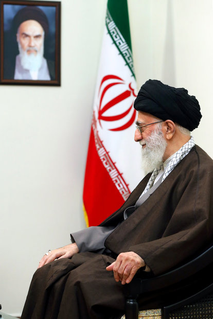 Supreme Leader receives Iraqi Ammar al-Hakim 