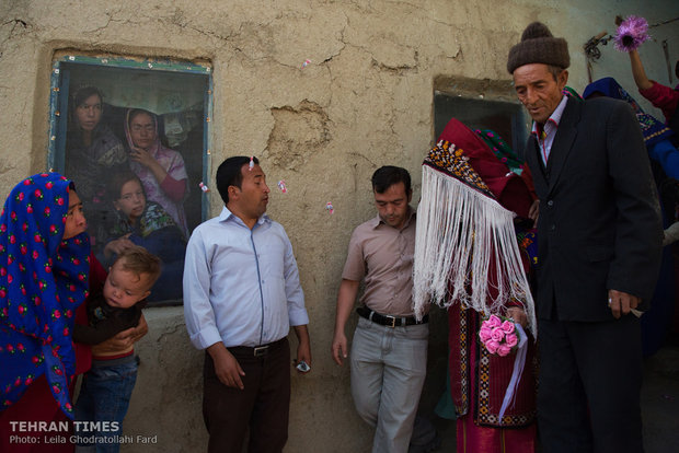 Vibrant wedding ceremonies in Turkmen Sahra