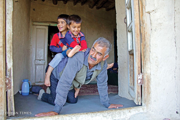 In spite of his financial worries Avaz is always kind to his late brother’s sons and is like a father to them.  