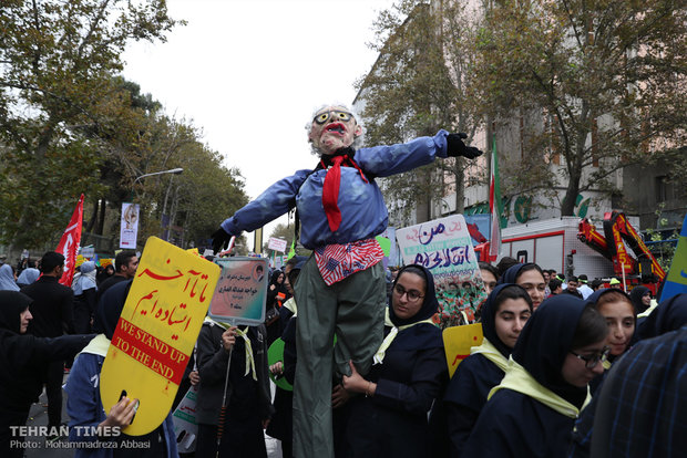 Iranians commemorate U.S. embassy takeover