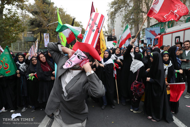 Iranians commemorate U.S. embassy takeover