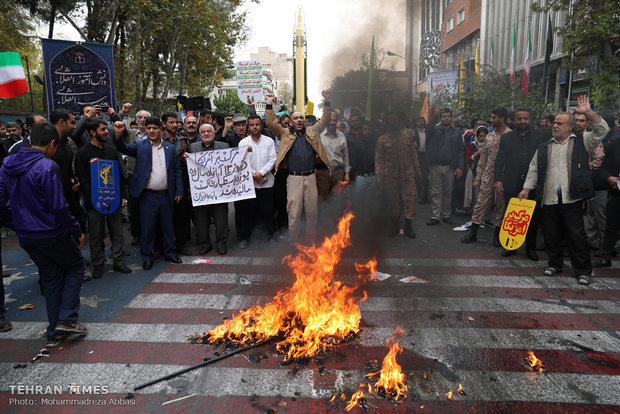 Iranians commemorate U.S. embassy takeover