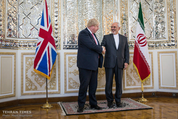 Zarif receives Biritsh counterpart in Tehran