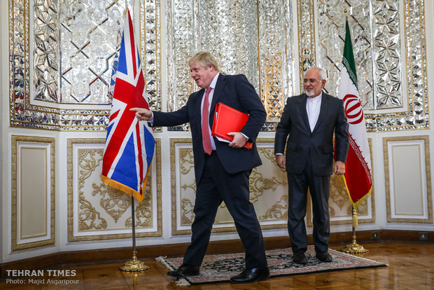 Zarif receives Biritsh counterpart in Tehran