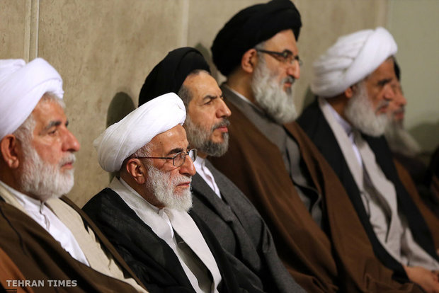 Members of Council of Islamic Propagation meet with Ayatollah Khamenei