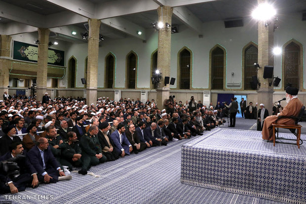 Members of Council of Islamic Propagation meet with Ayatollah Khamenei