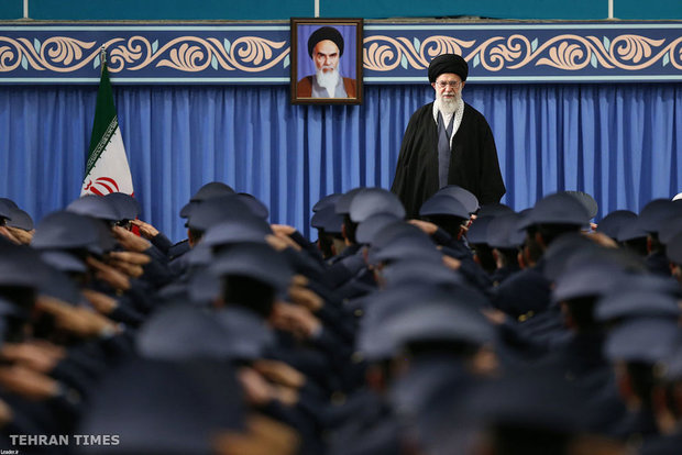 Air Force commanders meet with Ayatollah Khamenei