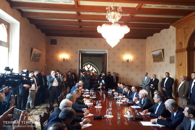 Iranian and Russian FMs meet in Moscow