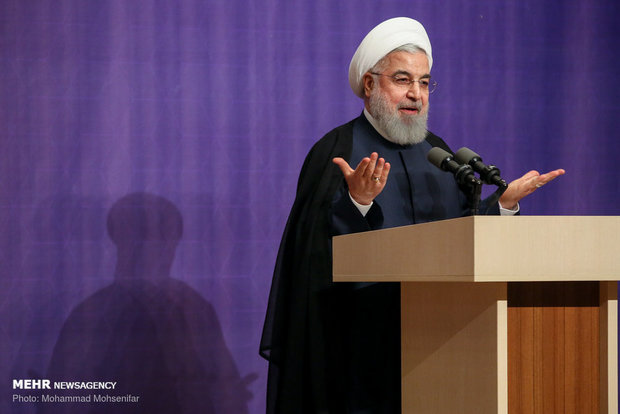 Rouhani inaugurates 3 major petchem projects in Assaluyeh