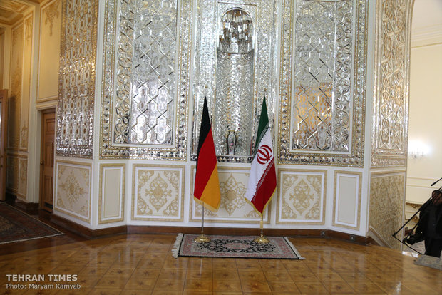 Zarif meets UNWTO Secretary General, German senior politician