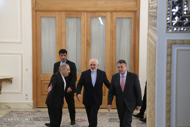 Zarif meets UNWTO Secretary General, German senior politician