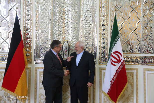 Zarif meets UNWTO Secretary General, German senior politician