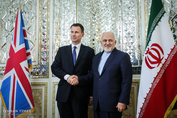 Zarif, Hunt meet in Tehran