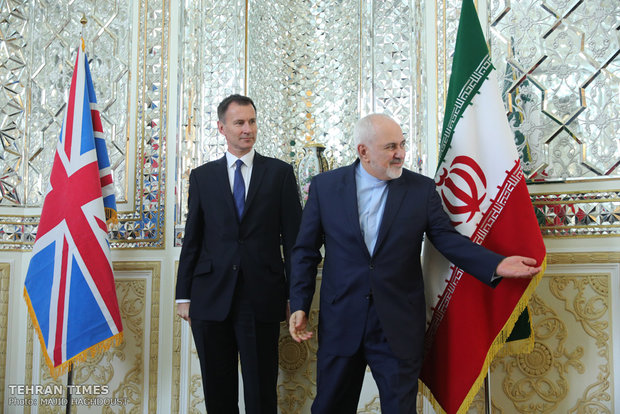 Zarif, Hunt meet in Tehran