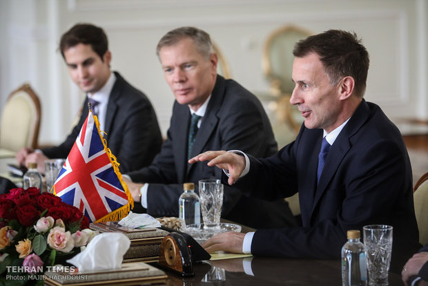 Zarif, Hunt meet in Tehran