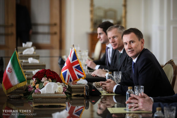 Zarif, Hunt meet in Tehran