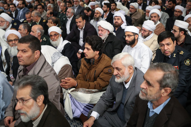 Participants of Islamic unity conference meet Ayatollah Khamenei