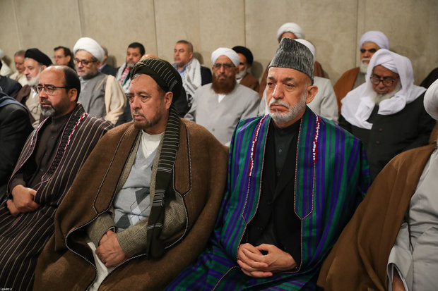 Participants of Islamic unity conference meet Ayatollah Khamenei
