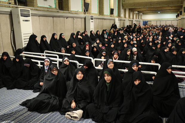 Participants of Islamic unity conference meet Ayatollah Khamenei