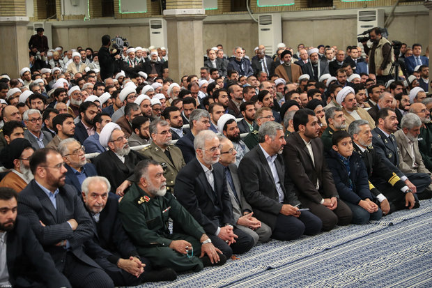 Participants of Islamic unity conference meet Ayatollah Khamenei