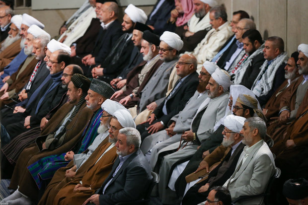 Participants of Islamic unity conference meet Ayatollah Khamenei