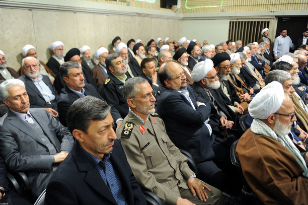 Participants of Islamic unity conference meet Ayatollah Khamenei
