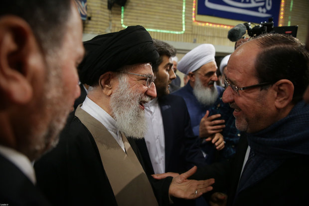 Participants of Islamic unity conference meet Ayatollah Khamenei