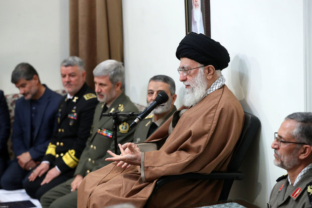 Navy commanders meet Ayatollah Khamenei