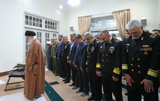 Navy commanders meet Ayatollah Khamenei