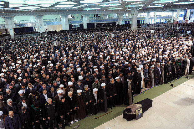 People, officials attend funeral service for Ayatollah Shahroudi