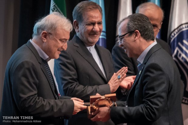 Top researchers, centers honored at  Razi festival