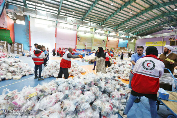 The Iranian Red Crescent Society's aid to flood victims