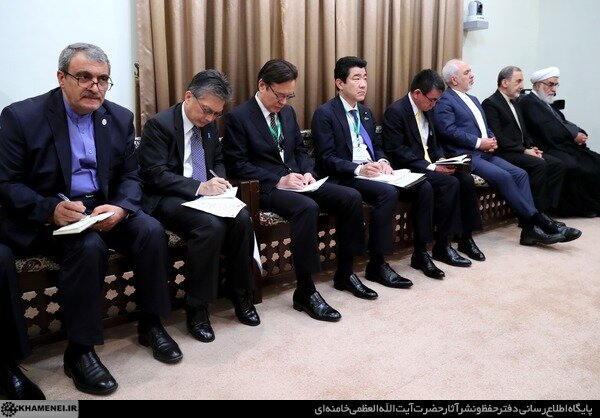 Japanese PM meets Leader of Islamic Revolution