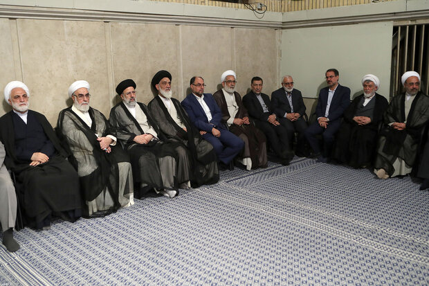 Judiciary personnel meet Ayatollah Khamenei